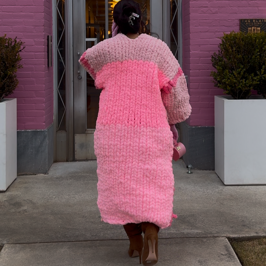 Cozy and Pretty in Pink: Maxi Chunky Knit Sweater with Ultimate Comfort